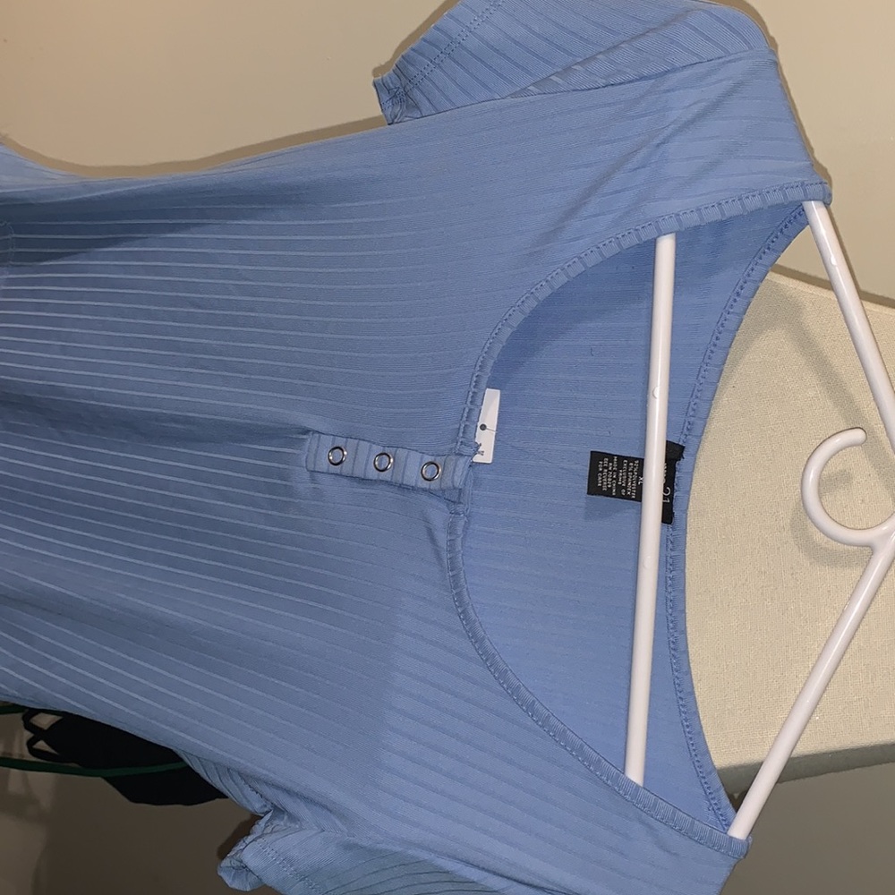 Baby blue ribbed tee